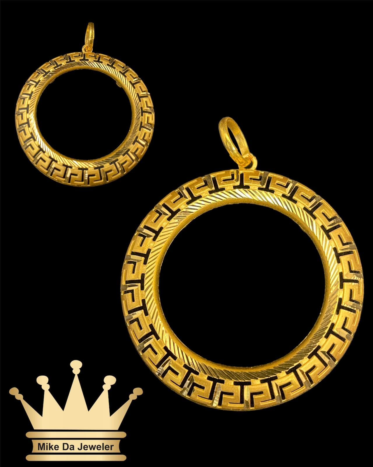 21k gold charm Versace 10.870 gram size 1.8 inch