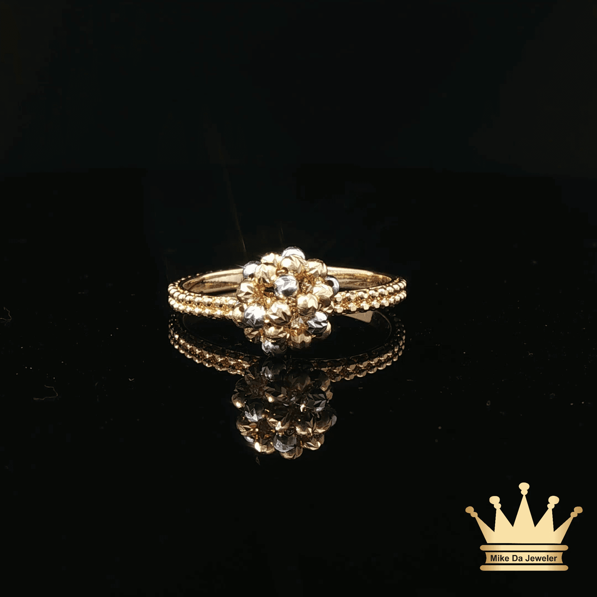 18K Gold Moon-Cut Cluster Ring – Elegant Multi-Tone Floral Design