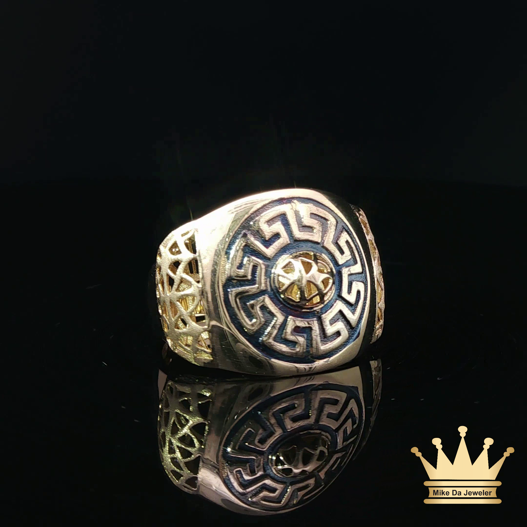 18K Gold Men's Statement Ring - Textured Design