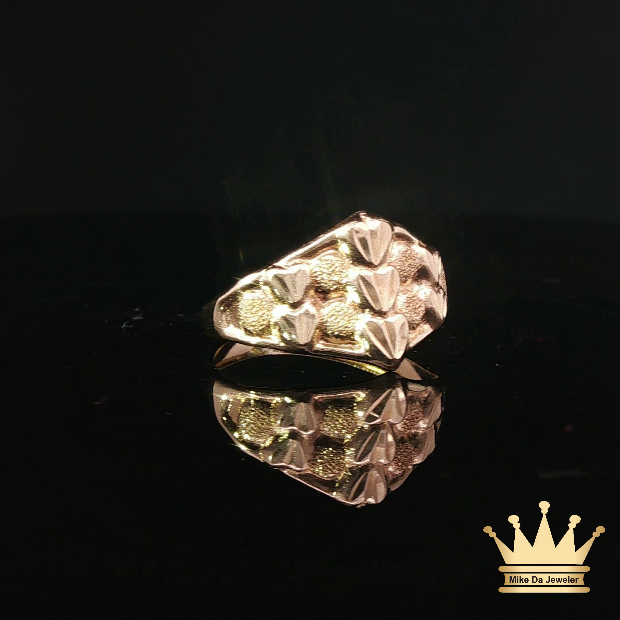 18K Yellow Gold Heart Design Ring