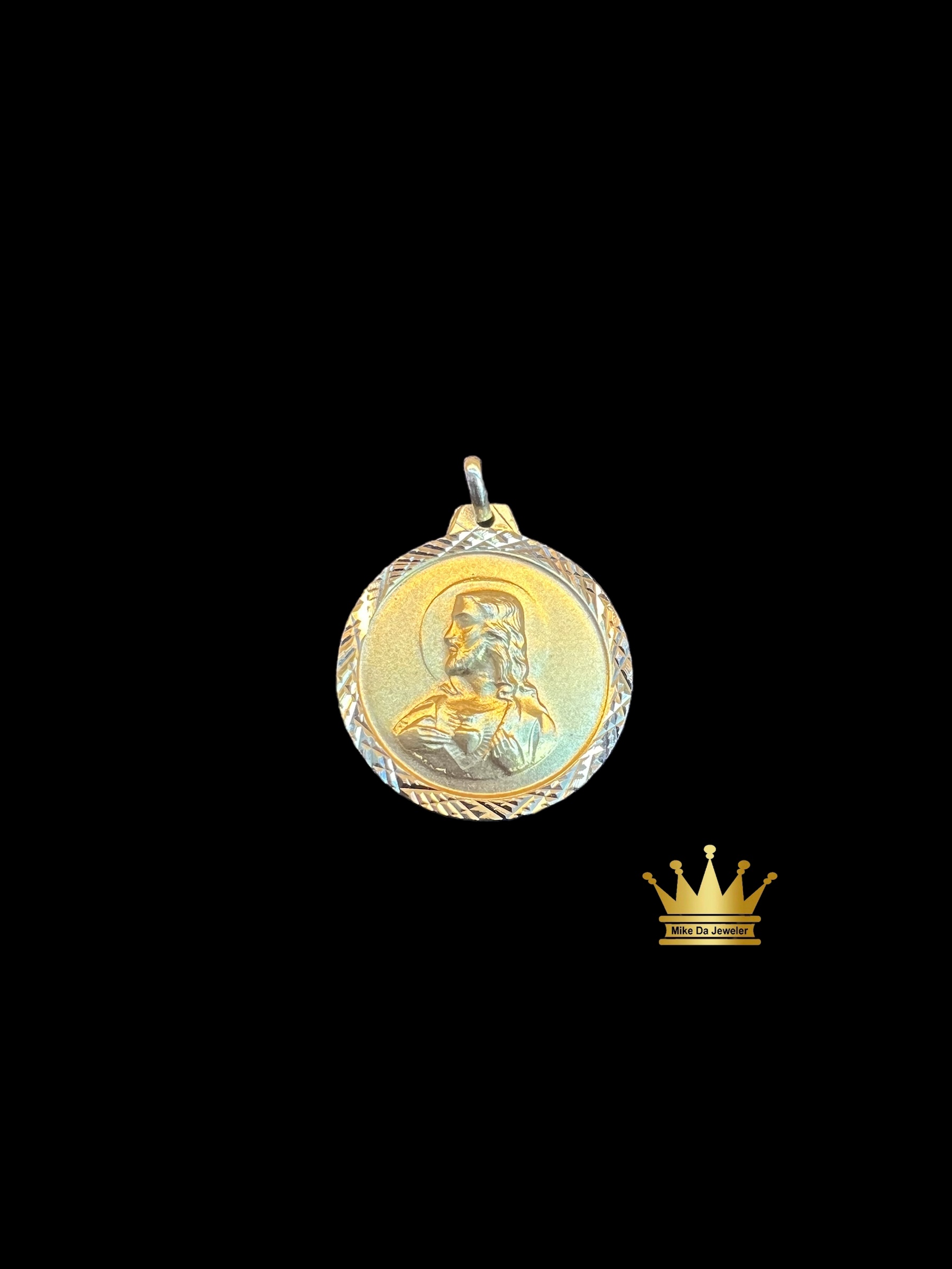 18k yellow gold religious pendant 4.54 grams
