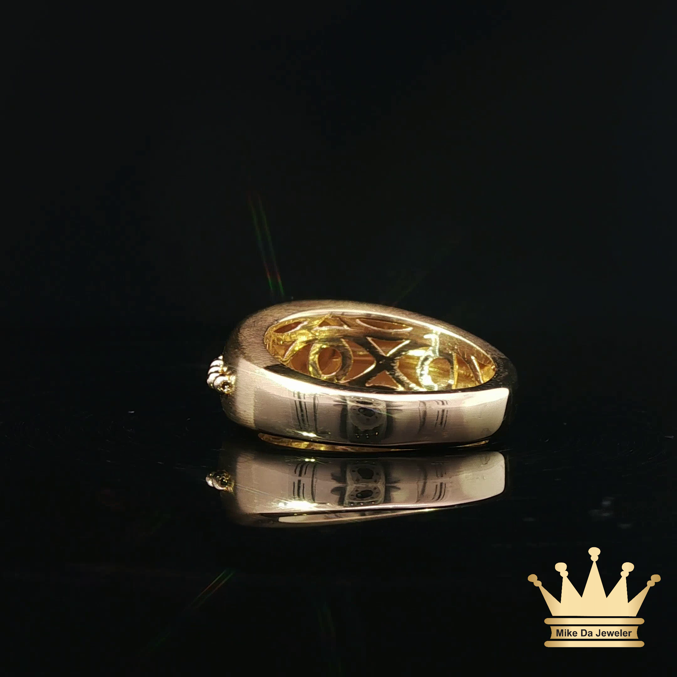 18K Gold Textured Fashion Ring – Elegant Beaded Design