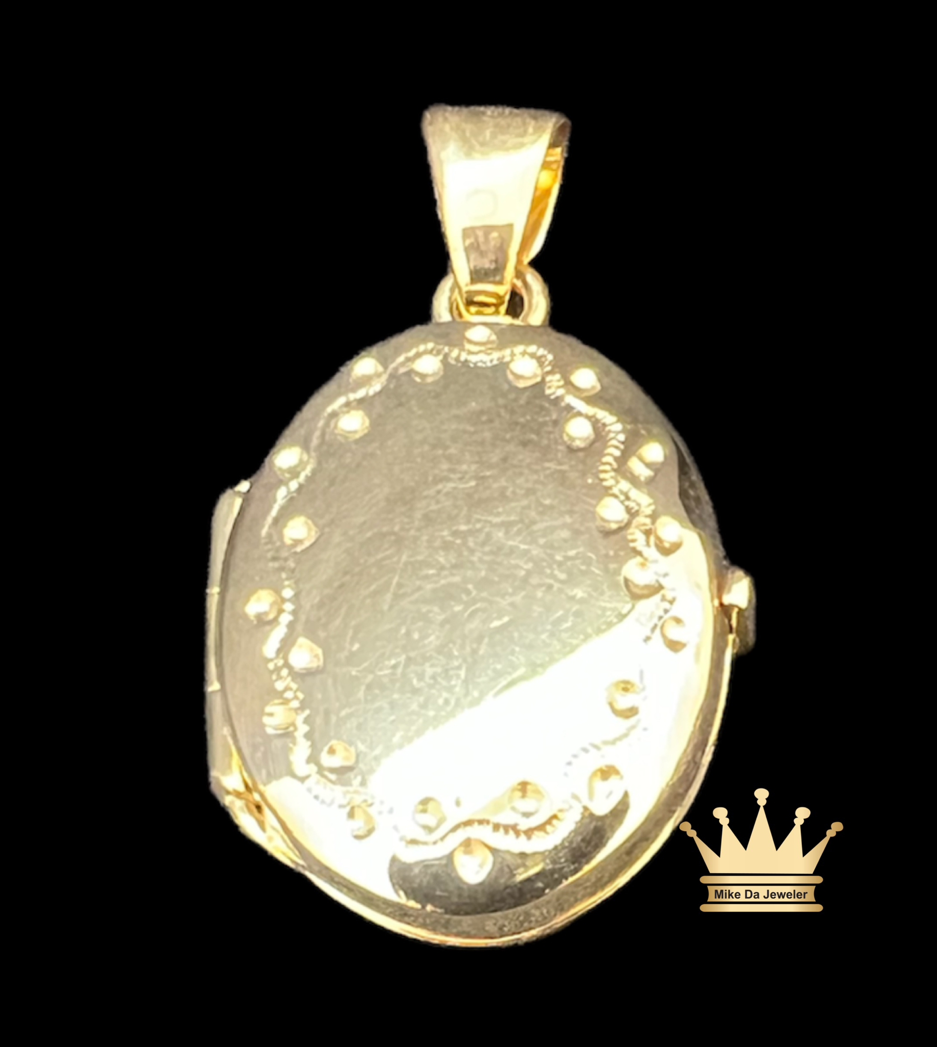 18k yellow gold oval shape locket pendant.85 inch price $510