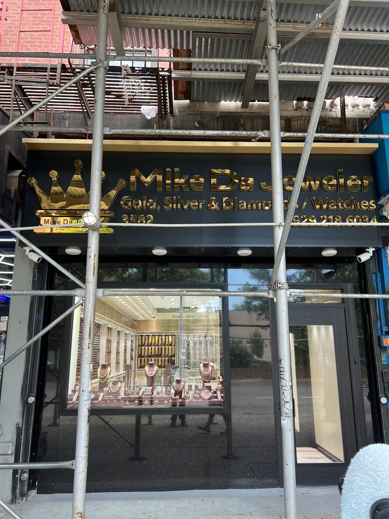 Inside the Mike Da Jeweler New York showroom
